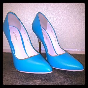 NEW never use / Turquoise heels